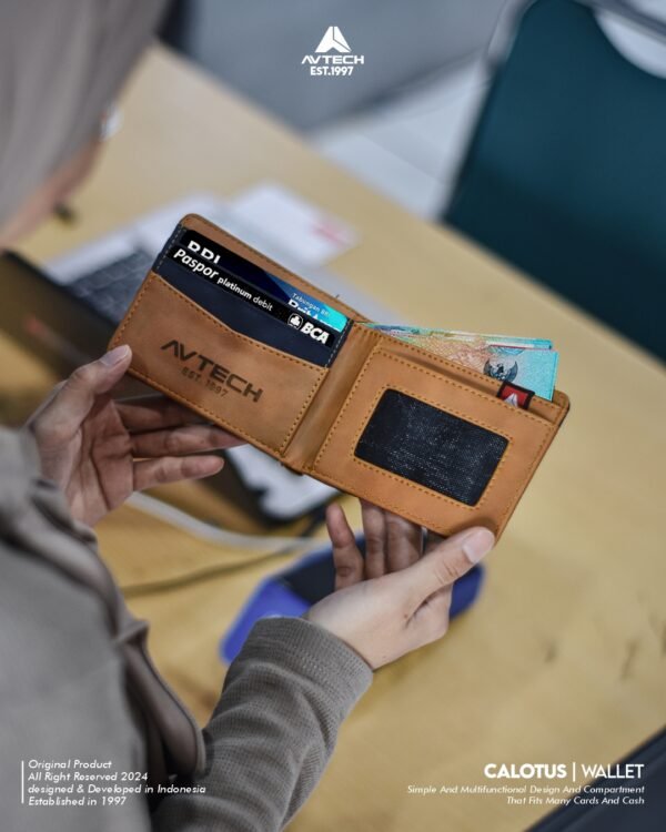 AVTECH - Dompet Lipat Pria Horizontal Wallet Lifestyle Harian - CALOTUS